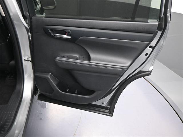used 2024 Toyota Highlander car, priced at $40,691