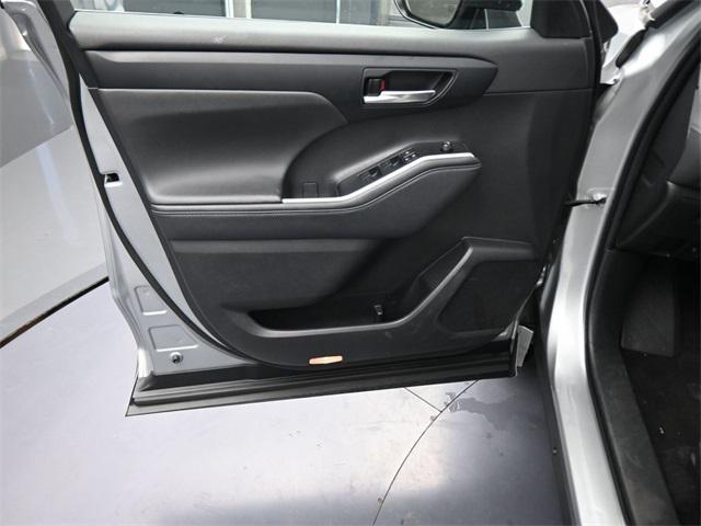 used 2024 Toyota Highlander car, priced at $40,691