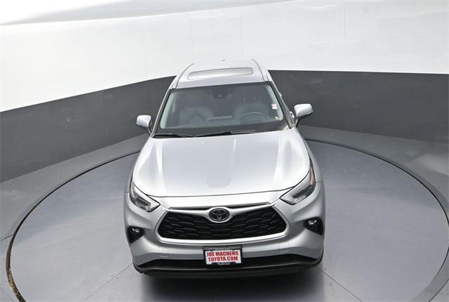 used 2024 Toyota Highlander car, priced at $40,691