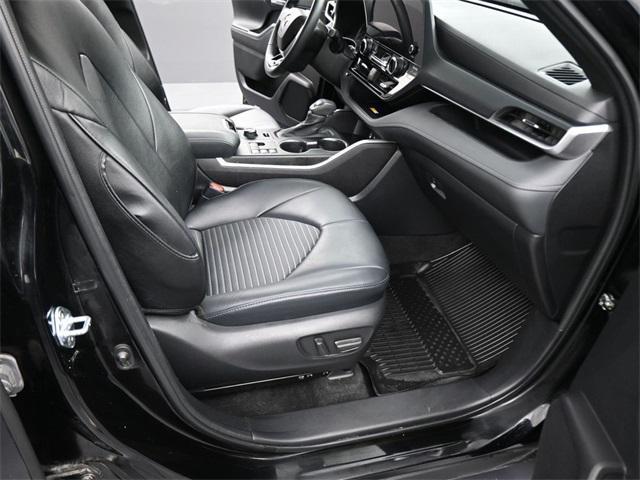 used 2023 Toyota Highlander car, priced at $37,991