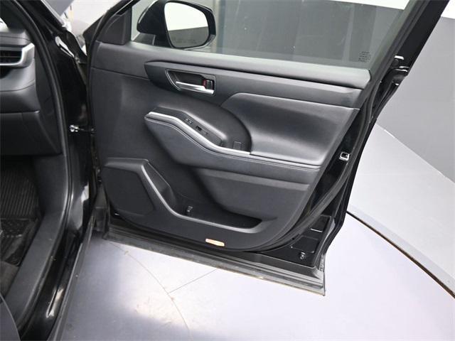 used 2023 Toyota Highlander car, priced at $37,991