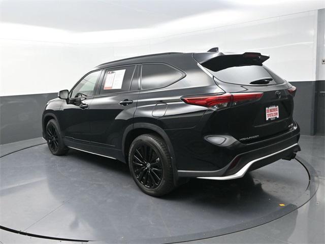 used 2023 Toyota Highlander car, priced at $37,991