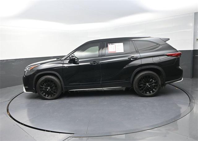 used 2023 Toyota Highlander car, priced at $37,991