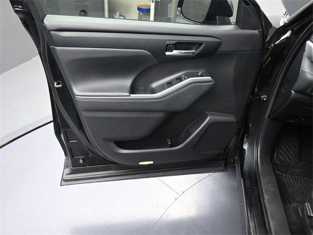 used 2023 Toyota Highlander car, priced at $37,991