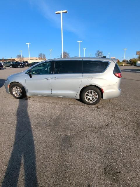 used 2024 Chrysler Pacifica car, priced at $28,591