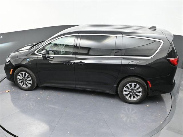 used 2023 Chrysler Pacifica Hybrid car, priced at $24,991