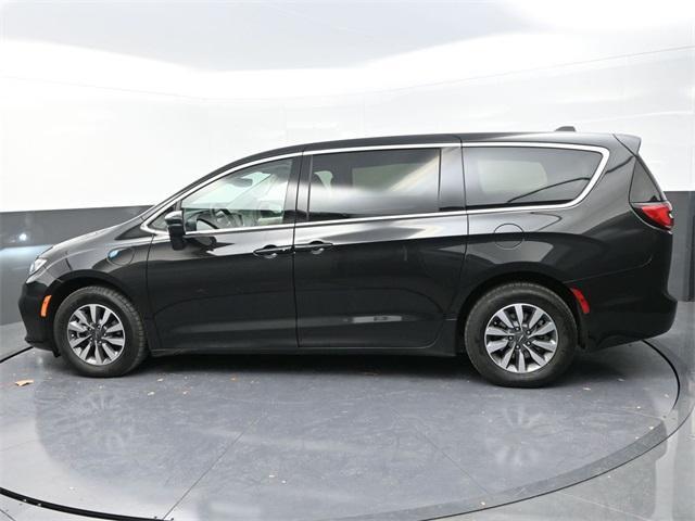 used 2023 Chrysler Pacifica Hybrid car, priced at $24,991