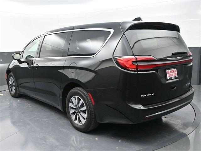 used 2023 Chrysler Pacifica Hybrid car, priced at $24,991