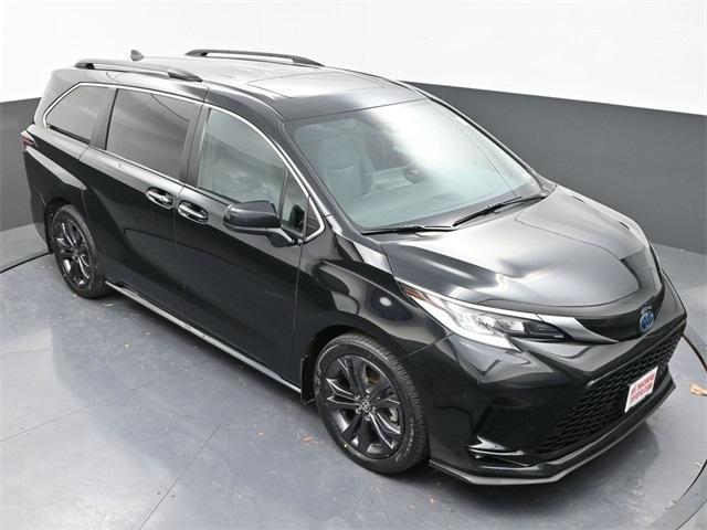 used 2022 Toyota Sienna car, priced at $38,491