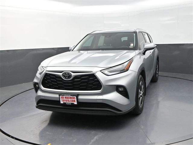used 2022 Toyota Highlander car, priced at $27,591