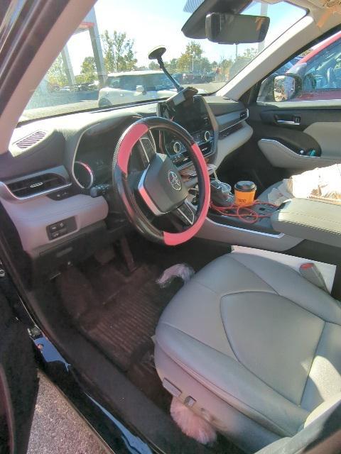 used 2023 Toyota Highlander car, priced at $37,991