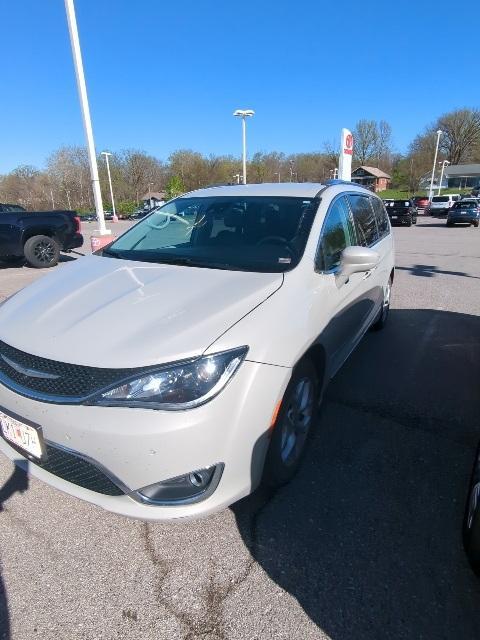 used 2017 Chrysler Pacifica car, priced at $11,791