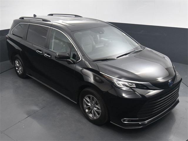 used 2023 Toyota Sienna car, priced at $39,391