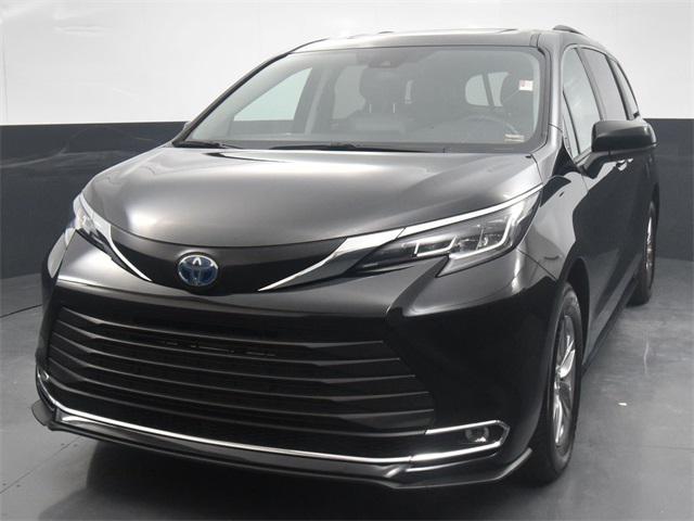 used 2023 Toyota Sienna car, priced at $39,391