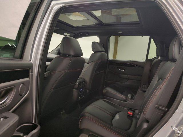 new 2025 Honda Pilot car, priced at $50,895