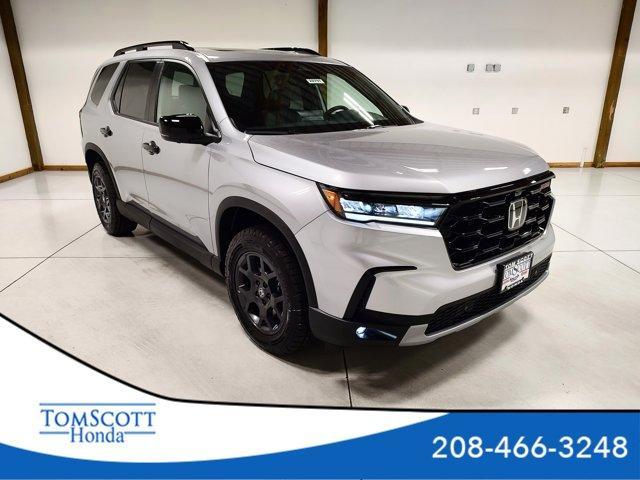 new 2025 Honda Pilot car, priced at $50,895