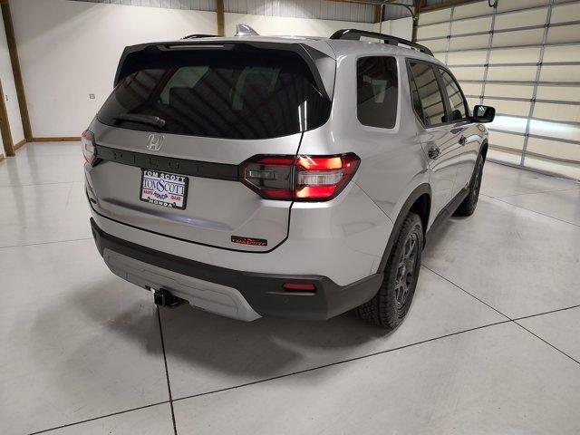 new 2025 Honda Pilot car, priced at $50,895