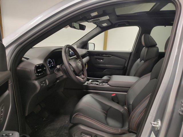 new 2025 Honda Pilot car, priced at $50,895