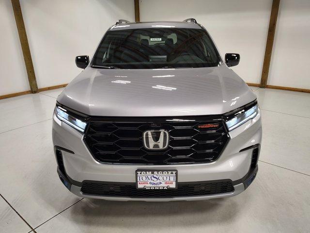 new 2025 Honda Pilot car, priced at $50,895