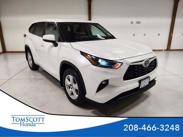 used 2023 Toyota Highlander car, priced at $31,987