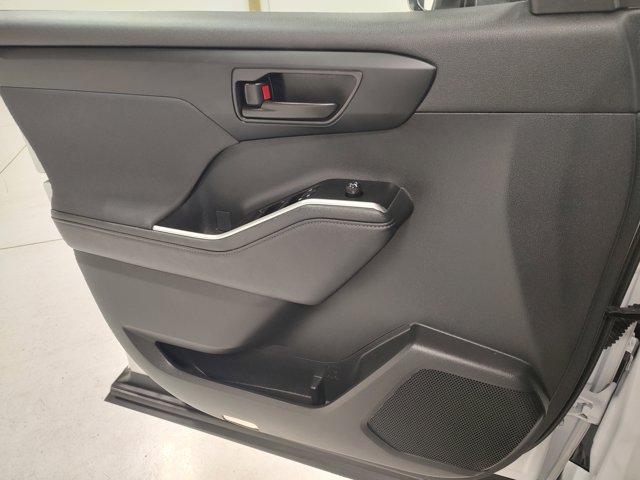 used 2023 Toyota Highlander car, priced at $31,987