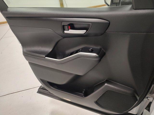 used 2024 Toyota Highlander car, priced at $39,987