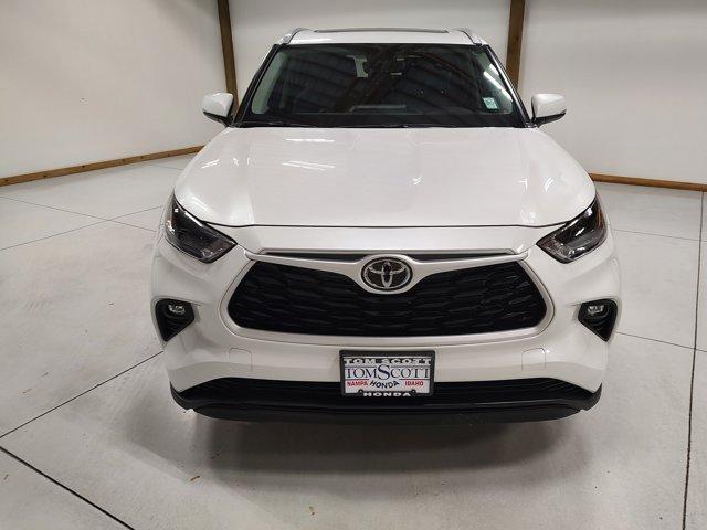 used 2024 Toyota Highlander car, priced at $39,987