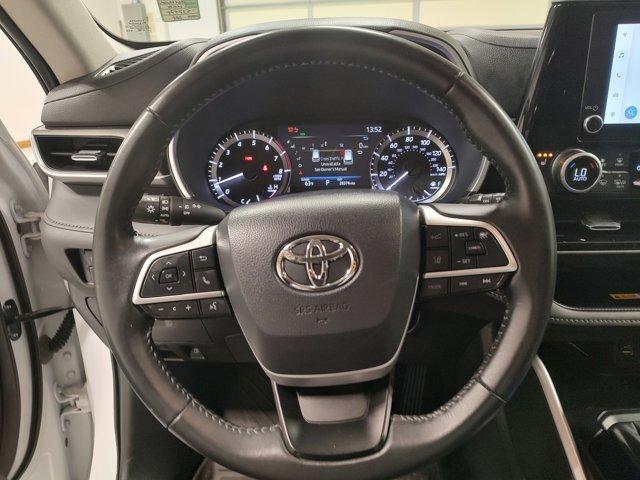 used 2024 Toyota Highlander car, priced at $39,987