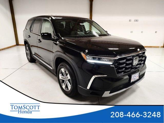 new 2025 Honda Pilot car, priced at $46,695