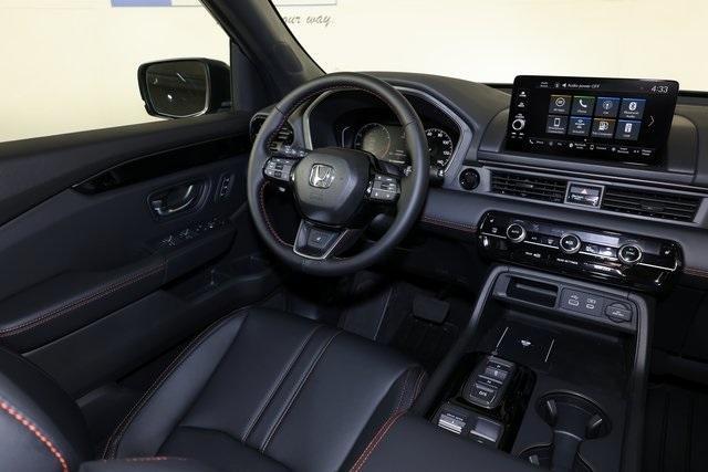 new 2025 Honda Pilot car, priced at $50,895
