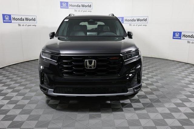 new 2025 Honda Pilot car, priced at $50,895
