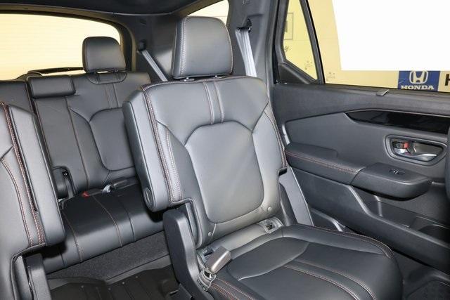 new 2025 Honda Pilot car, priced at $50,895