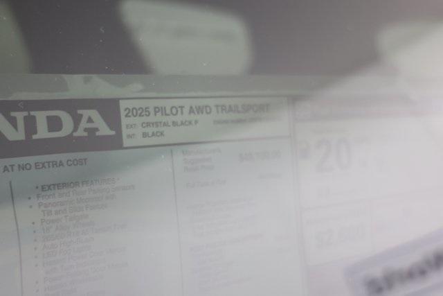 new 2025 Honda Pilot car, priced at $50,895