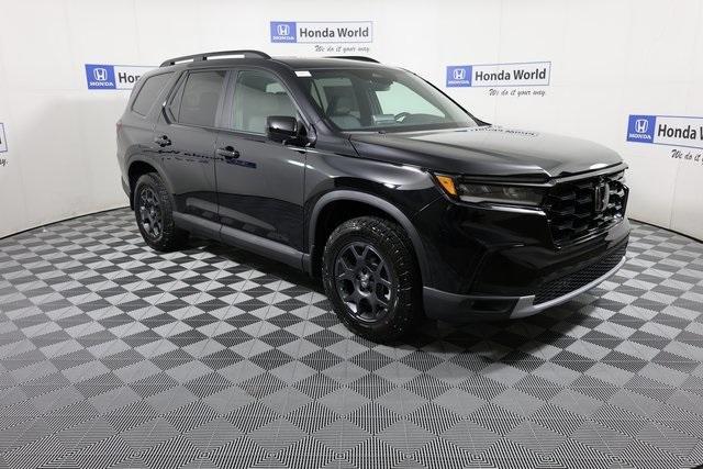 new 2025 Honda Pilot car, priced at $50,895