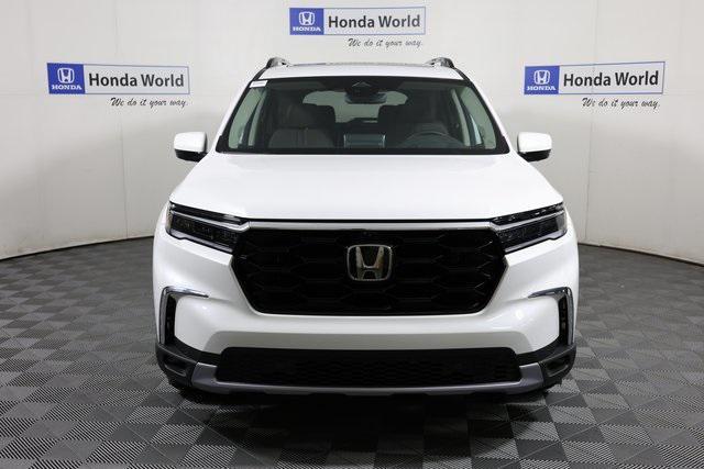 new 2025 Honda Pilot car, priced at $54,930