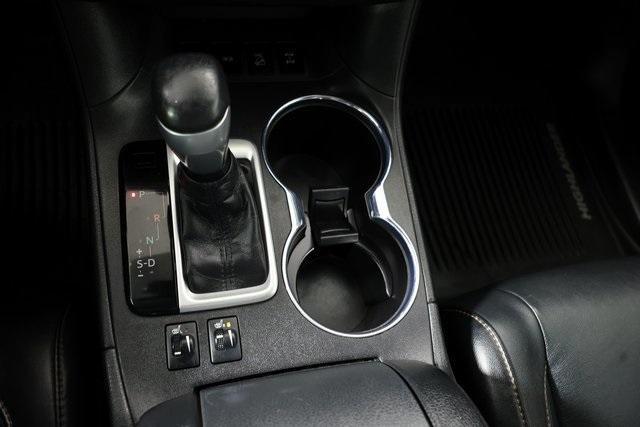 used 2018 Toyota Highlander car, priced at $21,825