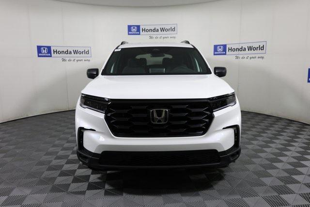 new 2025 Honda Pilot car, priced at $43,850