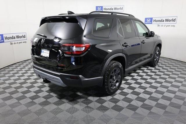 new 2025 Honda Pilot car, priced at $50,895