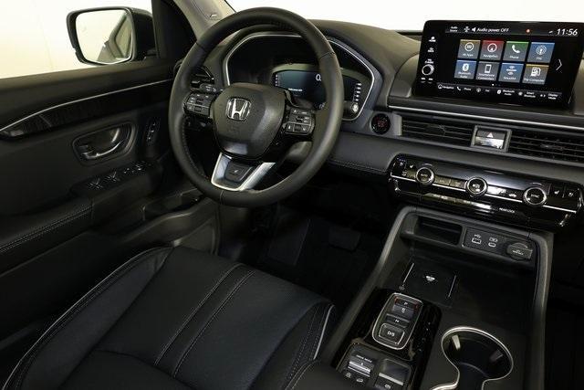 new 2025 Honda Pilot car, priced at $55,305