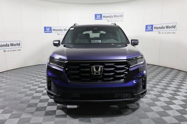 new 2025 Honda Pilot car, priced at $43,395