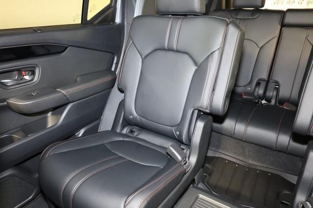 new 2025 Honda Pilot car, priced at $51,375