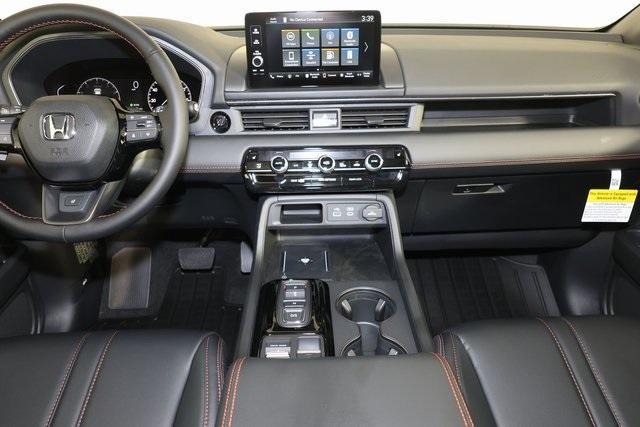 new 2025 Honda Pilot car, priced at $51,375
