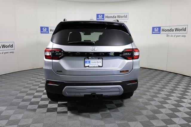 new 2025 Honda Pilot car, priced at $51,375