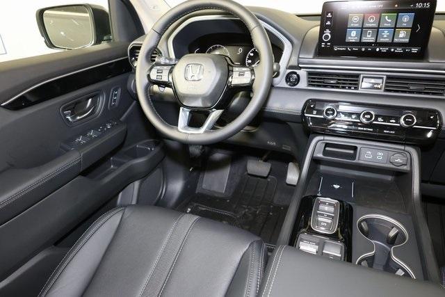 new 2025 Honda Pilot car, priced at $51,095