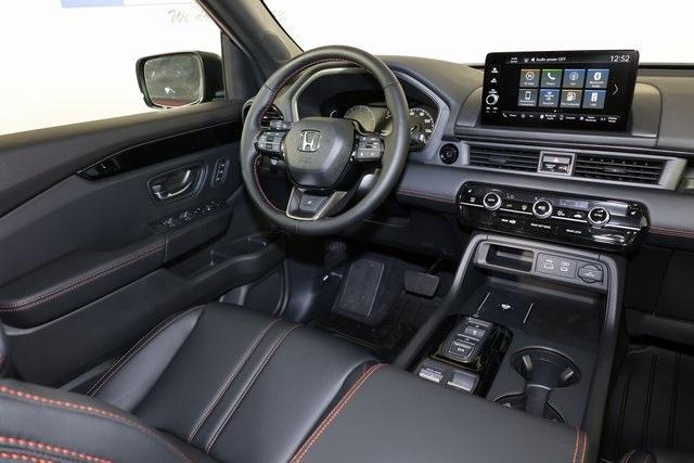 new 2025 Honda Pilot car, priced at $51,350
