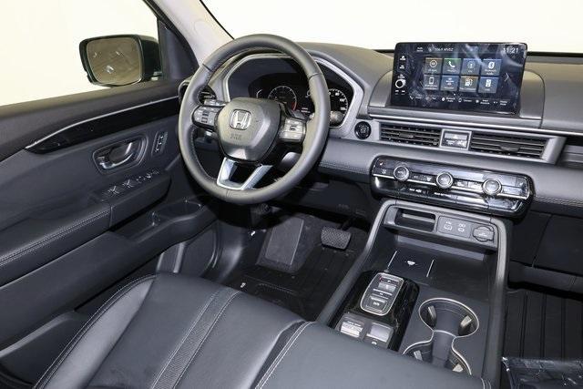 new 2025 Honda Pilot car, priced at $47,095