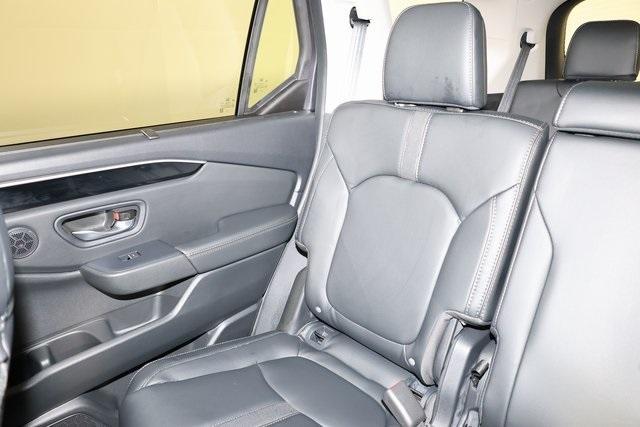 new 2025 Honda Pilot car, priced at $47,095