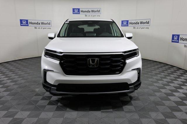 new 2025 Honda Pilot car, priced at $47,450