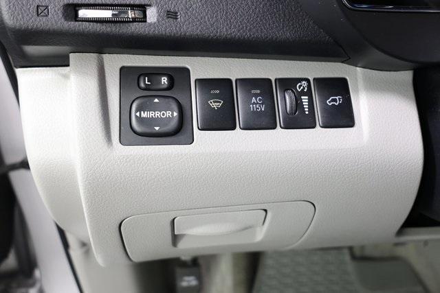 used 2010 Toyota Highlander Hybrid car, priced at $12,200