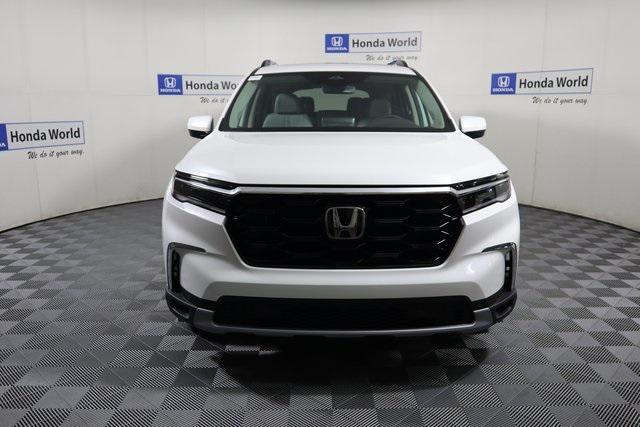 new 2025 Honda Pilot car, priced at $51,450